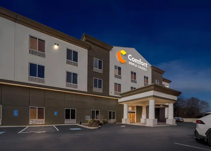 Comfort Inn & Suites Plainville-Foxboro